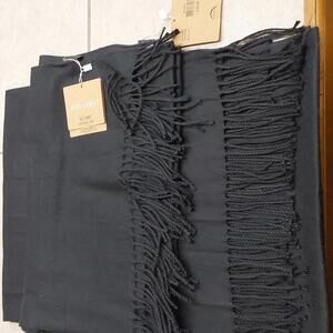 Just Cozy Black 27" x 68" scarf with 3" tassels NWT